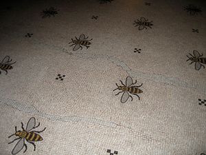 1200px-Mancunian_Bees